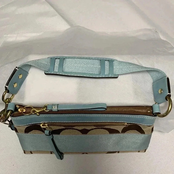 COACH SHOULDER BAG,PURSE. EUC,She’s a BEAUTY ❣️Zipper can be a little tricky. - Picture 3 of 6